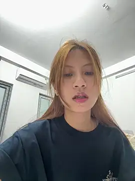 Snapshot of Lil-Gi chatting on May 10, 2026, 5:51 pm Lil-Gi online show from May 10, 2026, 5:51 pm