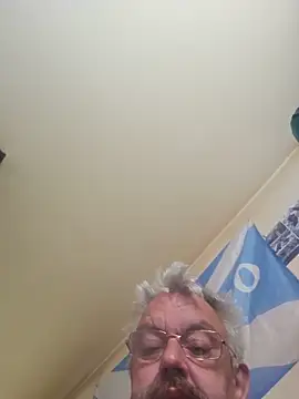 Snapshot of Fonse1860 chatting on May 21, 2026, 7:04 am Fonse1860 online show from May 21, 2026, 7:04 am