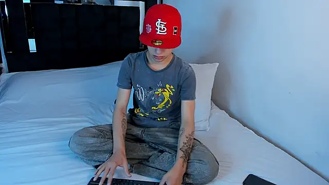 Snapshot of Thiago_Divine_ chatting on September 9, 2025, 12:59 pm Thiago Divine online show from September 9, 2025, 12:59 pm