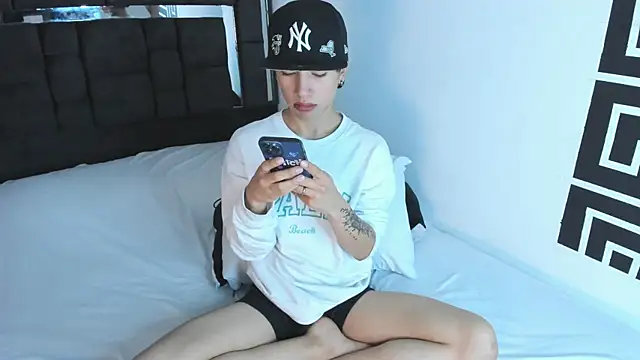 Snapshot of Thiago_Divine_ chatting on September 25, 2025, 3:38 pm Thiago Divine online show from September 25, 2025, 3:38 pm