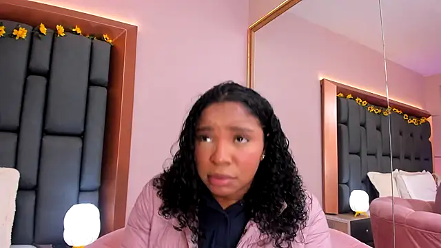 LisaMendez online show from January 13, 2026, 3:56 am