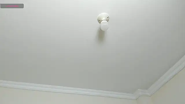 Snapshot of kiraGeiner chatting on November 4, 2025, 2:10 am kiraGeiner online show from November 4, 2025, 2:10 am