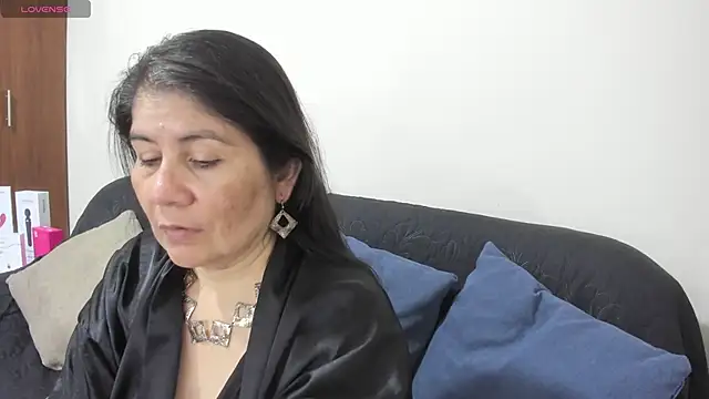 Snapshot of kiraGeiner chatting on November 23, 2025, 1:16 am kiraGeiner online show from November 23, 2025, 1:16 am