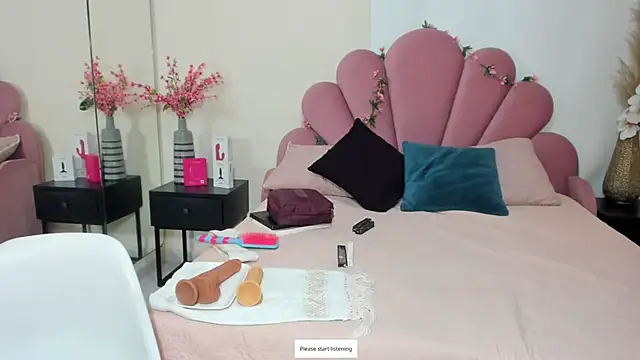 kiraGeiner online show from March 30, 2026, 12:11 am