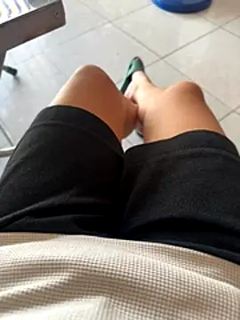 sharon-Hanna online show from November 19, 2025, 1:16 am