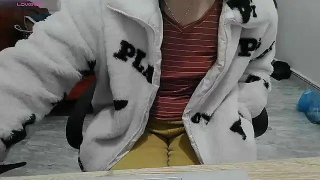 Owe chan online show from November 25, 2025, 12:38 pm