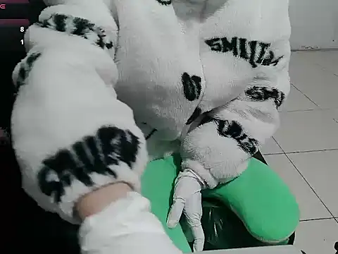 Owe chan online show from January 6, 2026, 11:51 pm