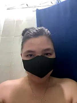 Nanaly99 online show from November 19, 2025, 3:34 pm