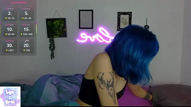 Snapshot of lyv_x_ chatting on October 19, 2025, 8:31 pm lyv x  online show from October 19, 2025, 8:31 pm