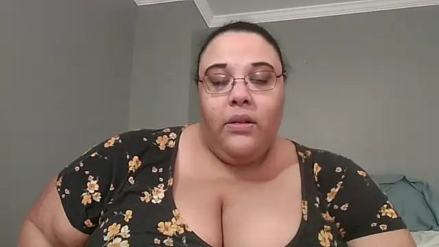 SexyBBW10790 online show from April 1, 2026, 2:14 pm