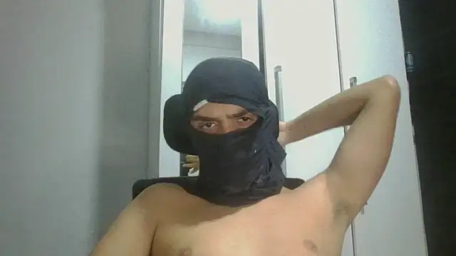 Snapshot of Novinhoo_0 chatting on April 2, 2026, 11:02 pm Novinhoo 0 online show from April 2, 2026, 11:02 pm