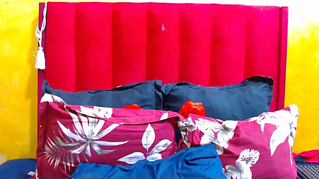 Snapshot of Candycrush2555 chatting on November 2, 2025, 6:05 am Candycrush2555 online show from November 2, 2025, 6:05 am