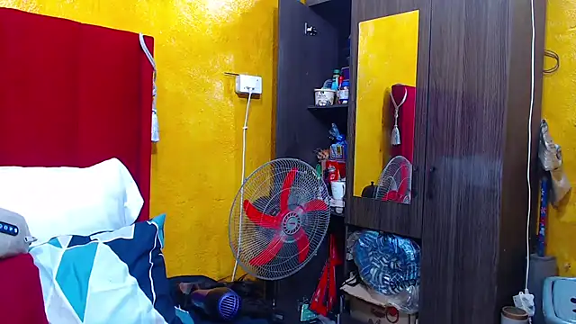 Snapshot of Candycrush2555 chatting on November 24, 2025, 8:08 pm Candycrush2555 online show from November 24, 2025, 8:08 pm