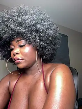 Snapshot of WomanNextdoor1 chatting on April 4, 2026, 10:02 am WomanNextdoor1 online show from April 4, 2026, 10:02 am