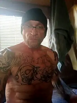 ShawnandDani7074 online show from December 16, 2025, 5:51 pm