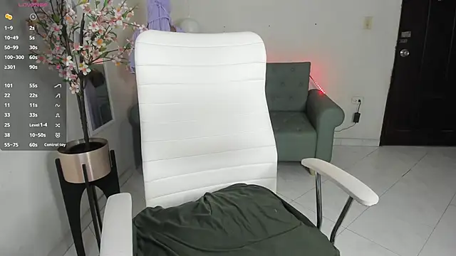 Snapshot of leila_whisper chatting on October 1, 2025, 6:36 pm leila whisper online show from October 1, 2025, 6:36 pm