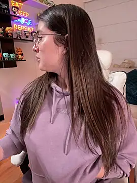 Sharon 07 online show from February 3, 2026, 11:54 pm