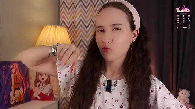 Snapshot of MaudAle chatting on November 19, 2025, 2:22 am MaudAle online show from November 19, 2025, 2:22 am