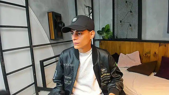 Snapshot of Dani_mc1 chatting on November 2, 2025, 11:34 am Dani mc1 online show from November 2, 2025, 11:34 am