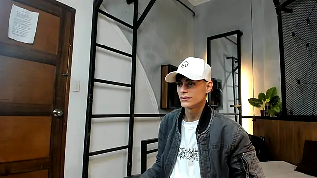 Snapshot of Dani_mc1 chatting on November 8, 2025, 11:43 am Dani mc1 online show from November 8, 2025, 11:43 am