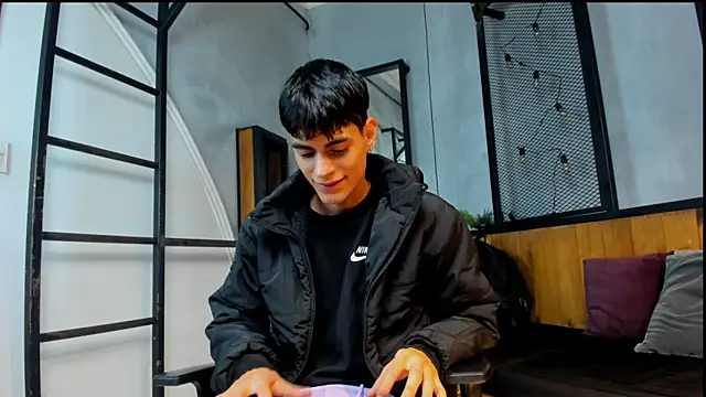 Snapshot of Dani_mc1 chatting on November 28, 2025, 11:46 am Dani mc1 online show from November 28, 2025, 11:46 am