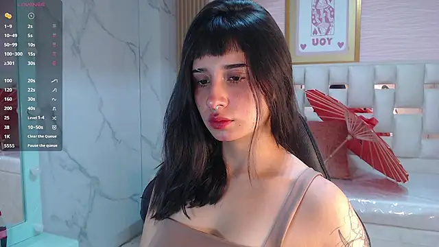 allyssa bellini s online show from November 6, 2025, 8:21 pm