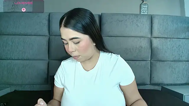 Snapshot of Samy_Grey01 chatting on December 2, 2025, 3:23 am Samy Grey01 online show from December 2, 2025, 3:23 am