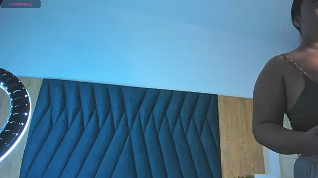 Snapshot of Samy_Grey01 chatting on December 5, 2025, 4:10 am Samy Grey01 online show from December 5, 2025, 4:10 am