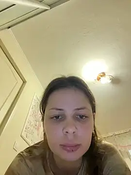 missevacrystal online show from December 3, 2025, 9:18 am