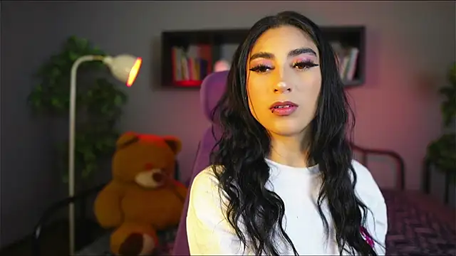 Snapshot of Emma_and_Issac chatting on December 3, 2025, 4:09 am Emma and Issac online show from December 3, 2025, 4:09 am