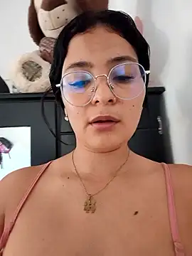 Lily-o online show from December 3, 2025, 1:42 pm