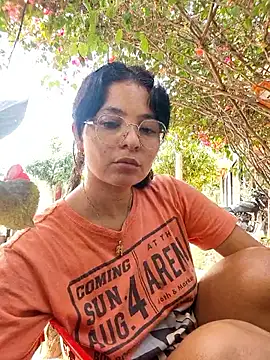 Lily-o online show from December 15, 2025, 4:22 pm