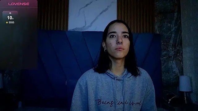 violett  golden online show from September 27, 2025, 11:04 am