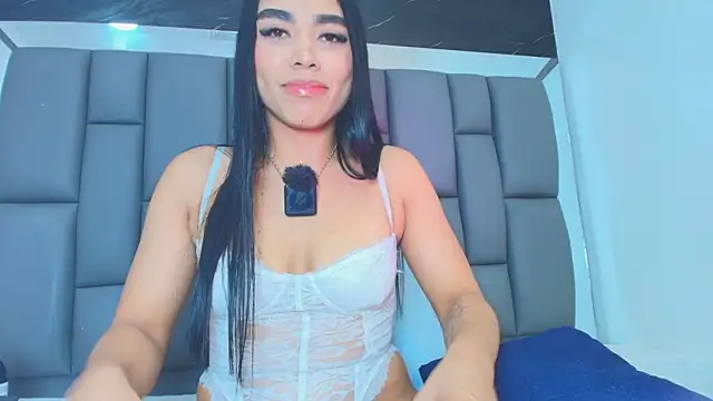 Snapshot of Roxana_gomez chatting on February 19, 2026, 3:24 am Roxana gomez online show from February 19, 2026, 3:24 am