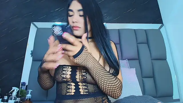 Snapshot of Roxana_gomez chatting on February 24, 2026, 3:37 am Roxana gomez online show from February 24, 2026, 3:37 am