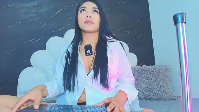 Roxana gomez online show from March 31, 2026, 3:30 am