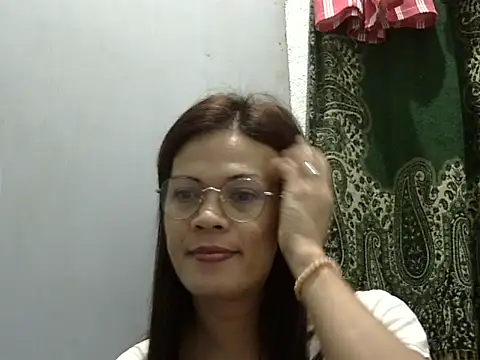 juicycum069 online show from October 22, 2025, 10:42 pm