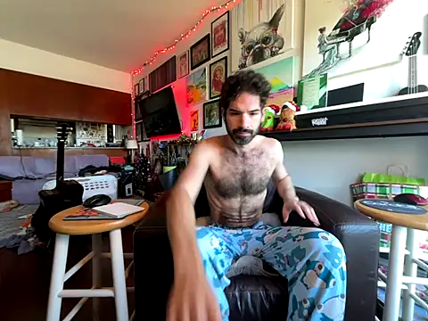 Snapshot of Pupscritch chatting on December 15, 2025, 6:34 pm Pupscritch online show from December 15, 2025, 6:34 pm