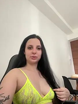 Snapshot of yumi-hot chatting on February 24, 2026, 12:03 pm yumi-hot online show from February 24, 2026, 12:03 pm