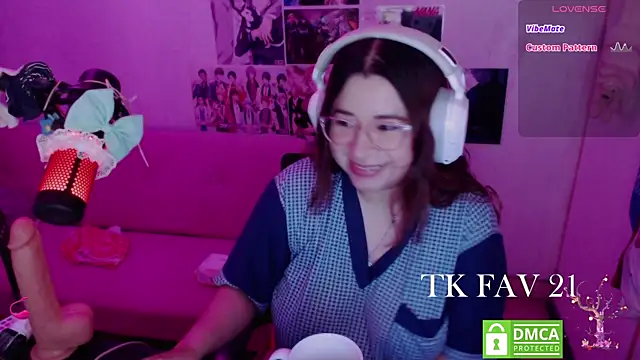 Snapshot of Pink_girl0n chatting on June 1, 2026, 4:47 am Pink girl0n online show from June 1, 2026, 4:47 am