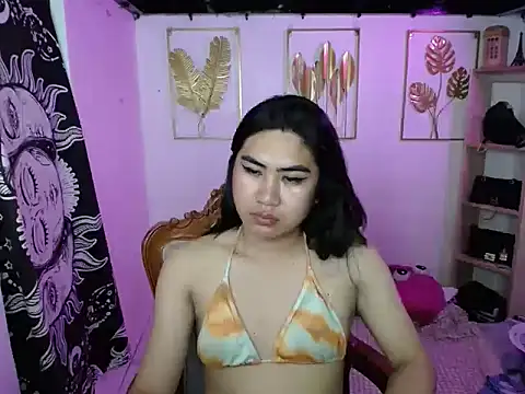 Snapshot of MADONA_HILTON chatting on June 18, 2026, 9:19 pm MADONA HILTON online show from June 18, 2026, 9:19 pm