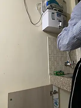 modelnishu online show from March 19, 2026, 2:10 pm