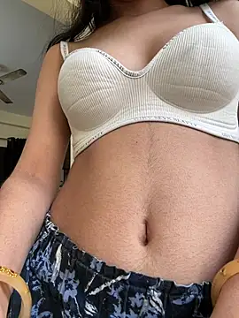 modelnishu online show from March 24, 2026, 3:00 am