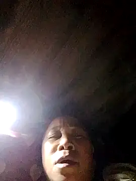 Mamapm20 online show from September 30, 2025, 4:23 pm