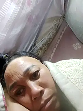 Mamapm20 online show from December 4, 2025, 9:56 pm