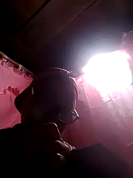 Mamapm20 online show from December 15, 2025, 10:03 pm