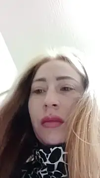 Snapshot of Reina_Cummings chatting on December 4, 2025, 5:39 am Reina Cummings online show from December 4, 2025, 5:39 am