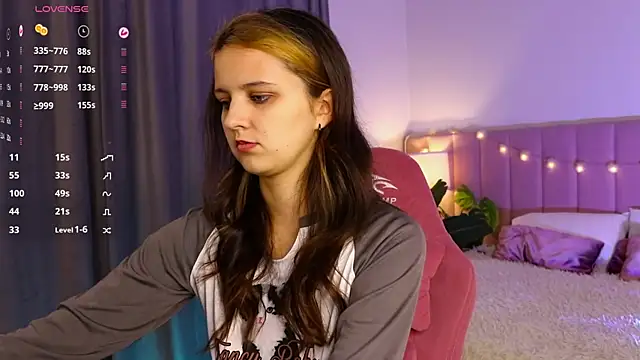 LilLisa online show from October 11, 2025, 4:05 pm