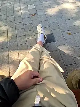 Snapshot of starvingo2002 chatting on November 5, 2025, 4:34 am starvingo2002 online show from November 5, 2025, 4:34 am