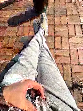 Snapshot of starvingo2002 chatting on November 7, 2025, 4:34 am starvingo2002 online show from November 7, 2025, 4:34 am